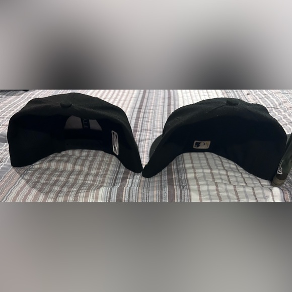 LOT OF 4 Hats lightly worn 3 Snap Back OS 1 7 3/8 AMAZING DEAL 4 NEW ERA HATS - Picture 3 of 7